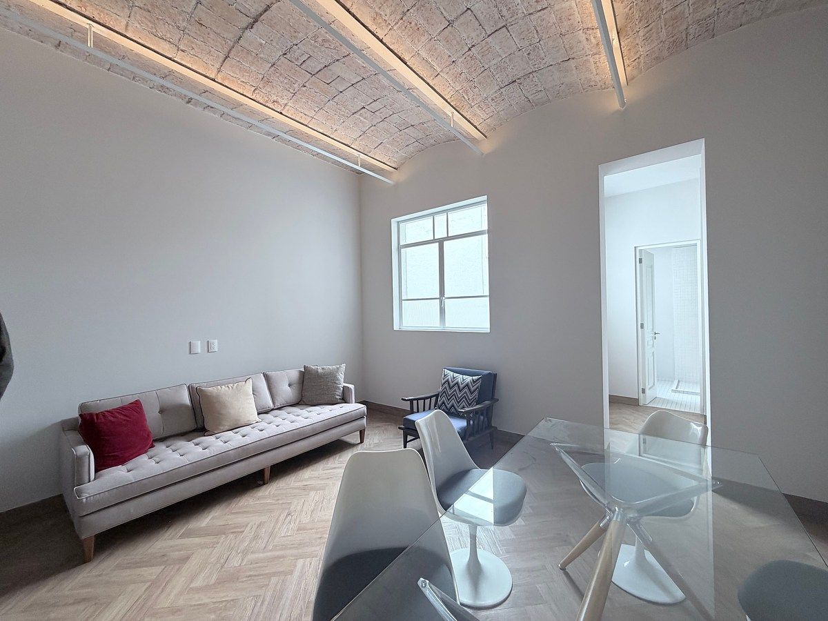 DEPARTAMENTO VENTA, 50M2 CON TECHOS ALTOS EN DESARROLLO CATALOGADO - foto 3