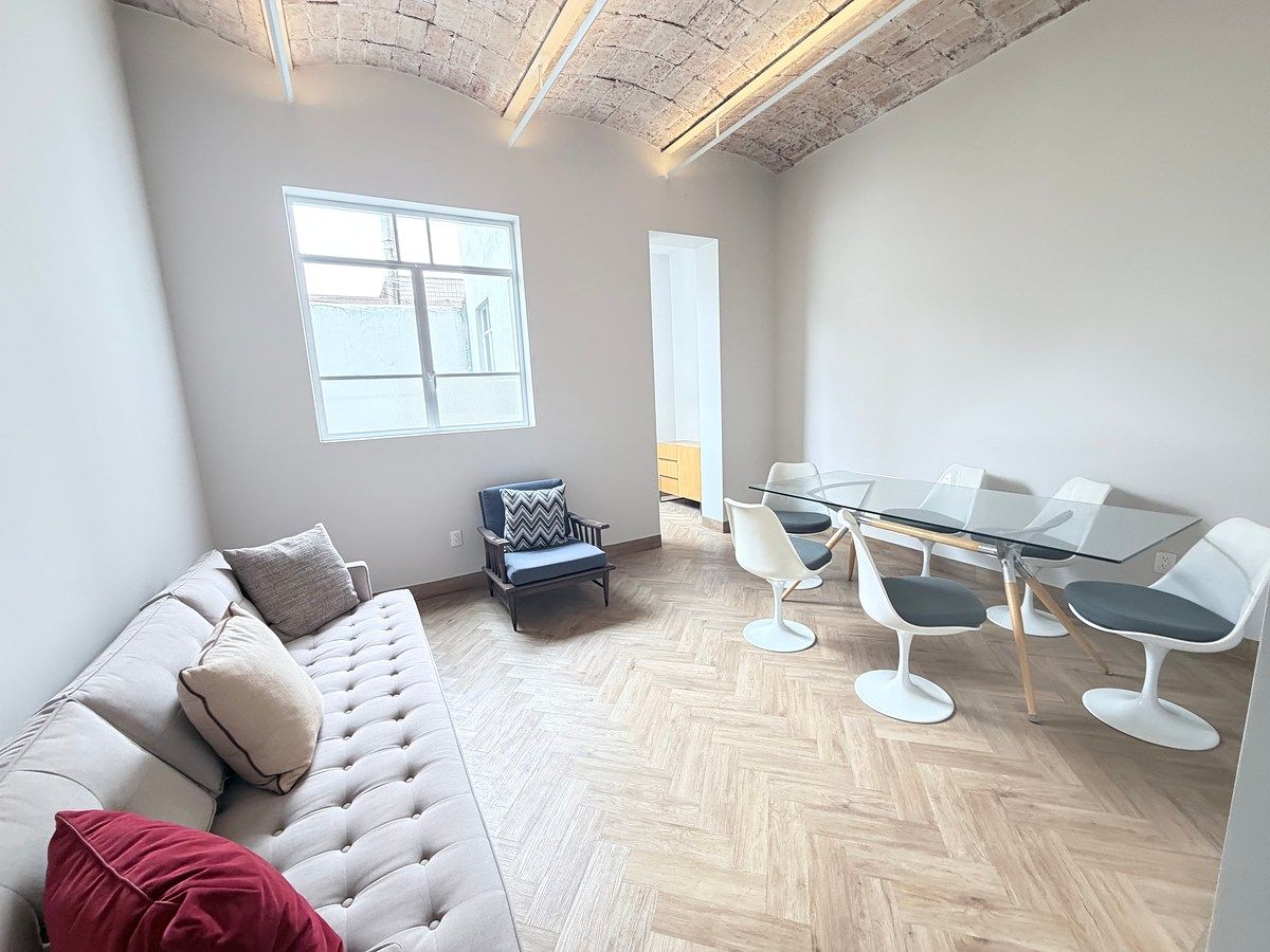 DEPARTAMENTO VENTA, 50M2 CON TECHOS ALTOS EN DESARROLLO CATALOGADO - foto 2