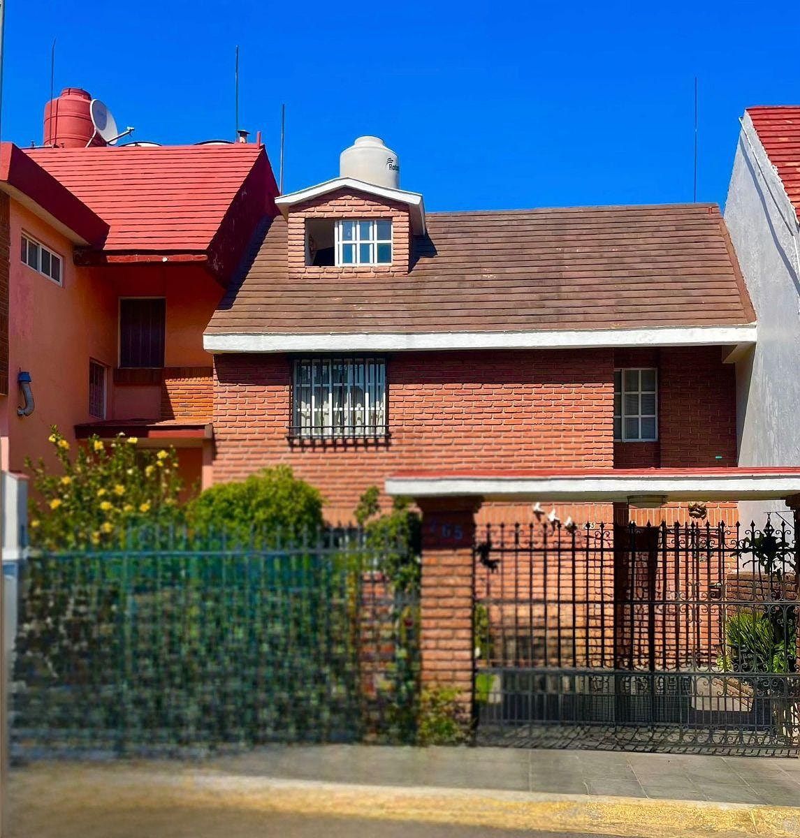 Hermosa Casa en Venta en La Alteña I, Lomas Verdes
