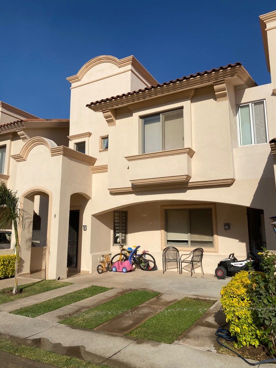 Casa en venta villa california, foto 1 de 23