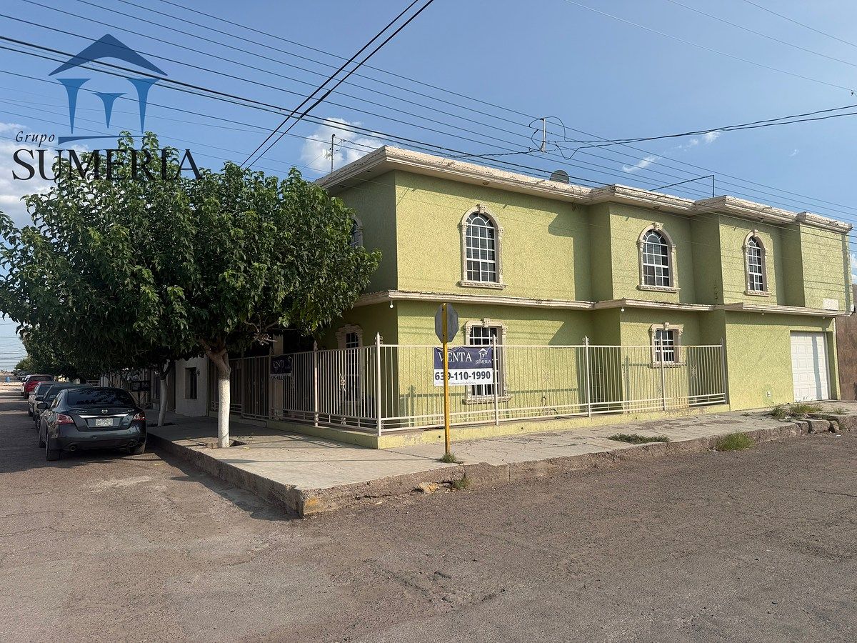 House for sale in Centro Subdivision, photo 1 of 26