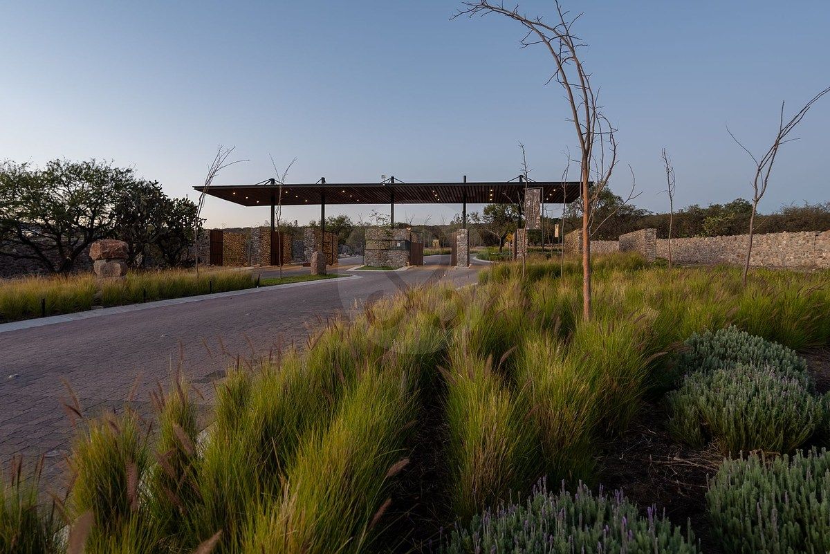 Terreno en Venta en Simaté Parque Residencial con Vista al Cimatario - foto 4