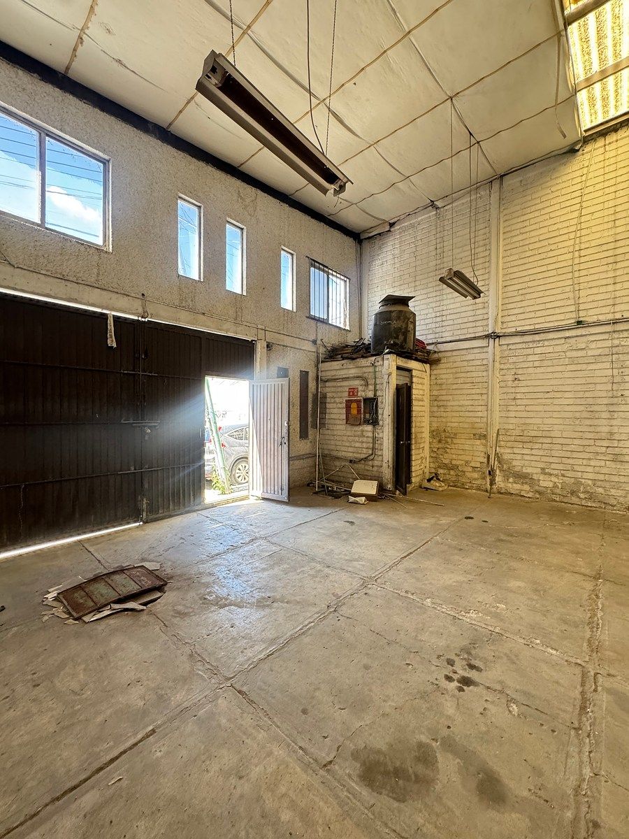 Commercial Storage Unit in Villas del Sol, Querétaro, photo 4 of 6