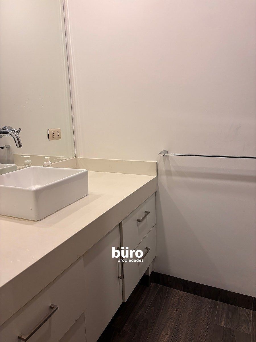 Baño de Visita, foto 9 de 12