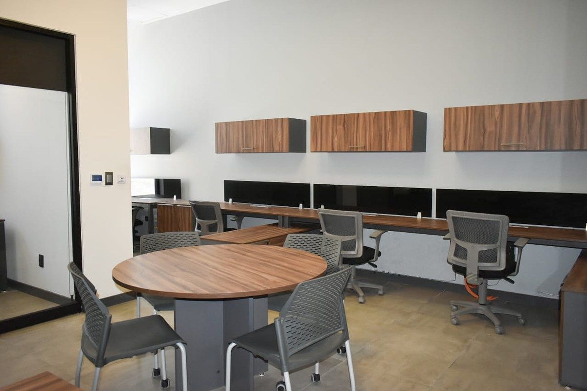 Office rental in District One, photo 1 of 14