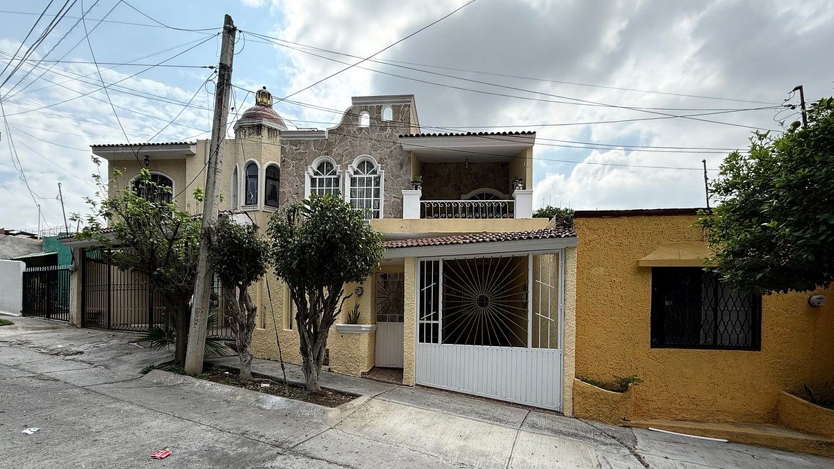 CASA AMUEBLADA EN RENTA EN LOMAS DE INDEPENDENCIA, foto 1 de 36