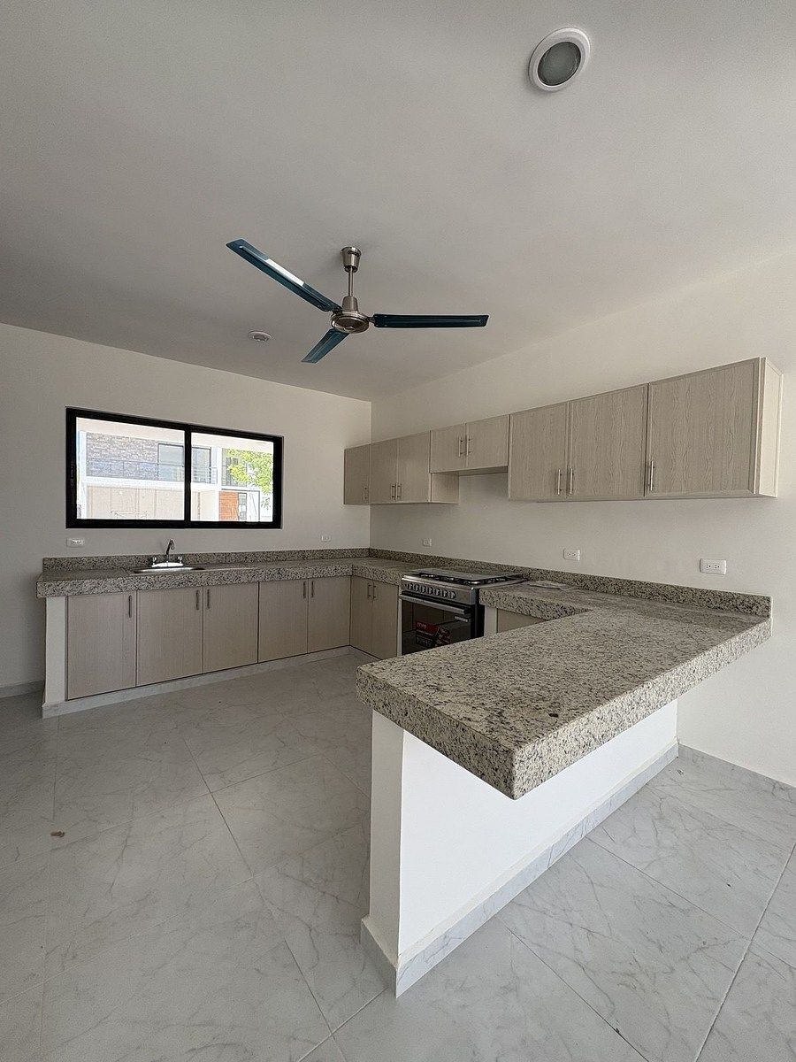 House in Gated Community in Cholul, Mérida, photo 2 of 40