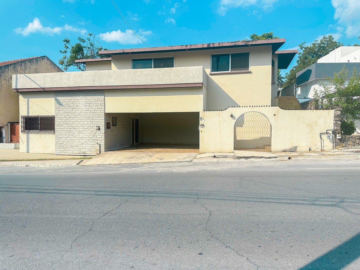 CASA EN VENTA EN COLINAS DE SAN JERONIMO, photo 1 of 38
