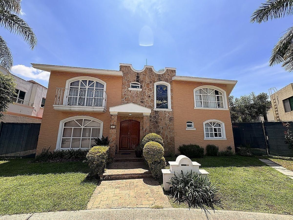 CASA EN VENTA, JARDIN REAL, COTO 8, foto 1 de 15