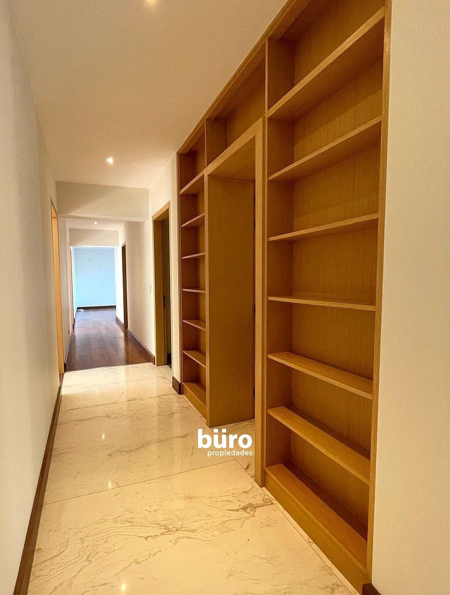 Pasadizo hacia el área privada., foto 16 de 24