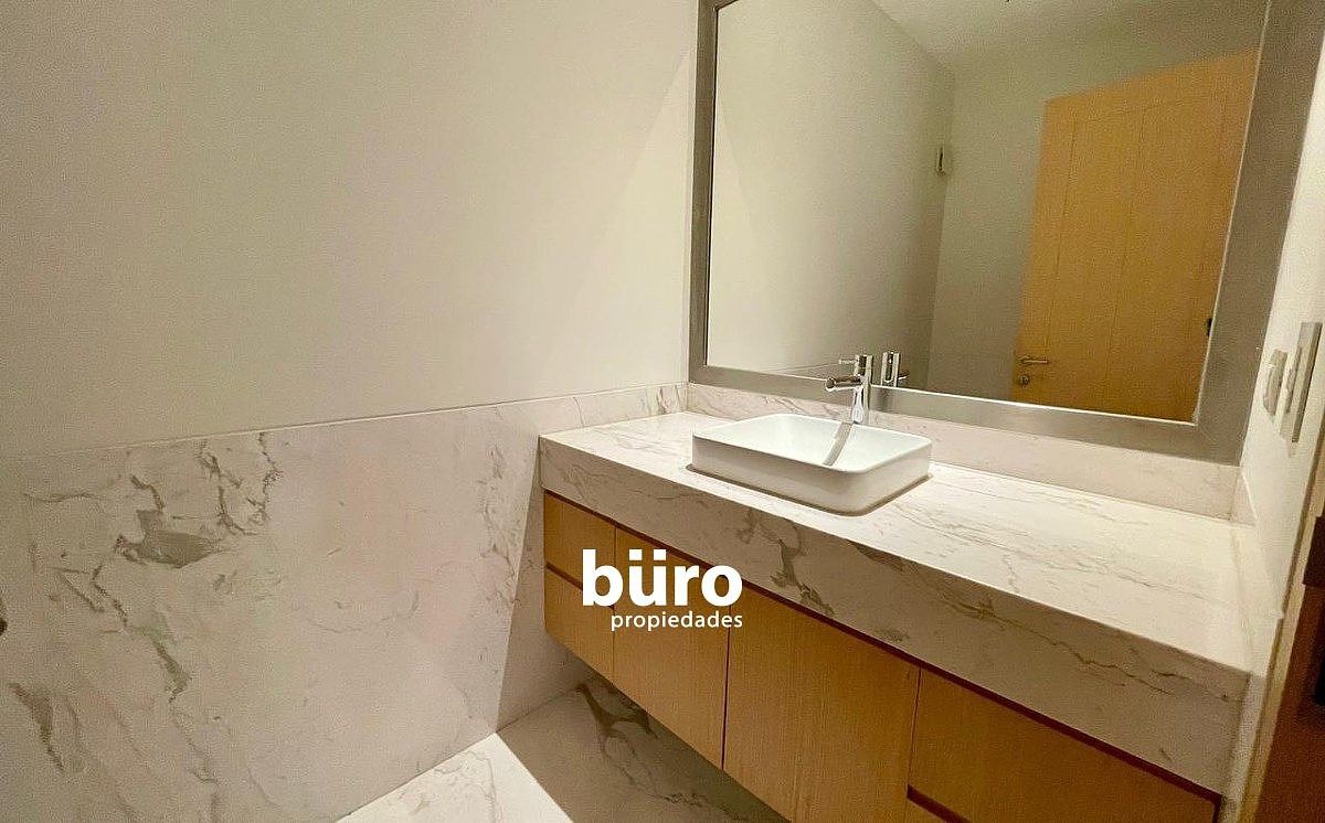 Baño de visitas., foto 20 de 24