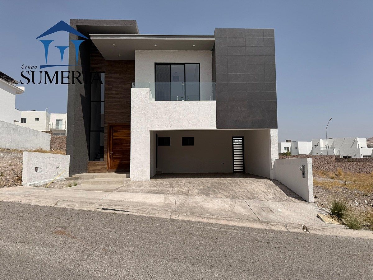 Linda casa moderna em Bosques del Valle, foto 1 de 12