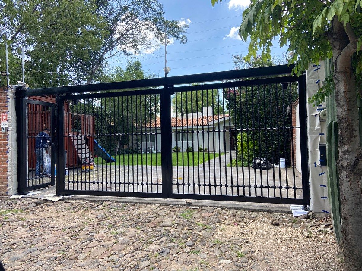 Renta de casa AMPLIA en jurica, foto 1 de 31