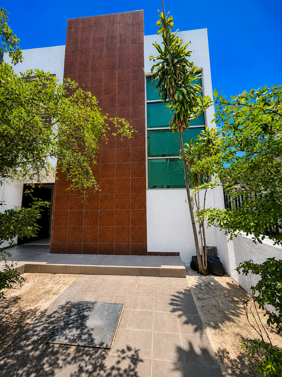 CASA EN VENTA/RENTA EN JARDÍN REAL - foto 3
