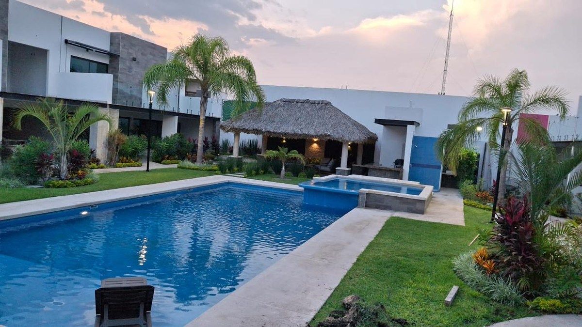 Casa em condomínio fechado em Atlacholoaya, Xochitepec, foto 2 de 37