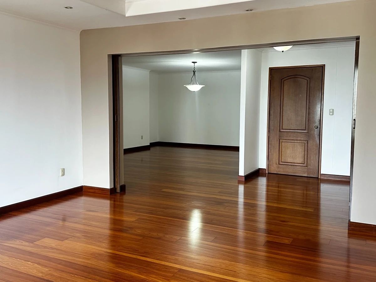 APARTAMENTO EN ALQUILER – EDIFICIO BELLAGIO, ZONA 14 - Image 2