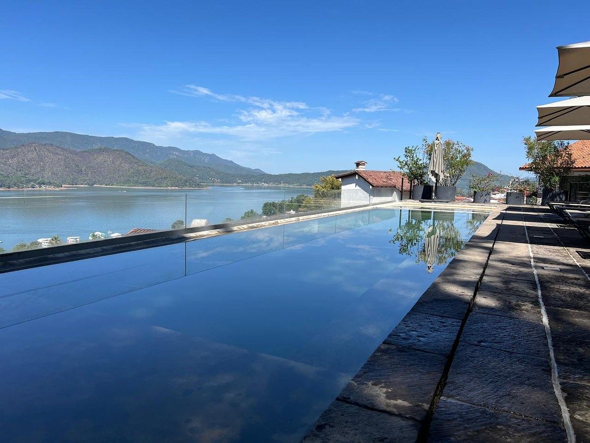 House in Gated Community in Santa María Ahuacatlan, Valle de Bravo, photo 15 of 47