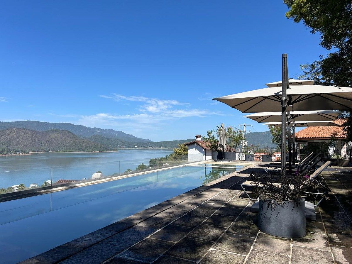 House in Gated Community in Santa María Ahuacatlan, Valle de Bravo, photo 19 of 47
