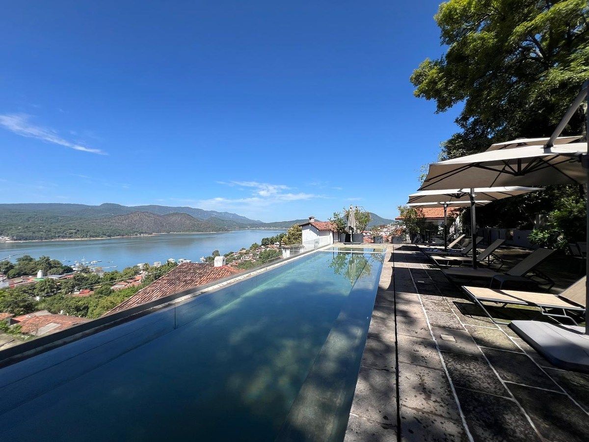 House in Gated Community in Santa María Ahuacatlan, Valle de Bravo, photo 20 of 47