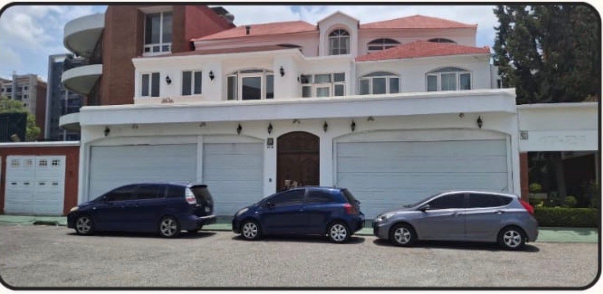 CASA EN ALQUILER – ZONA 13 - Image 1