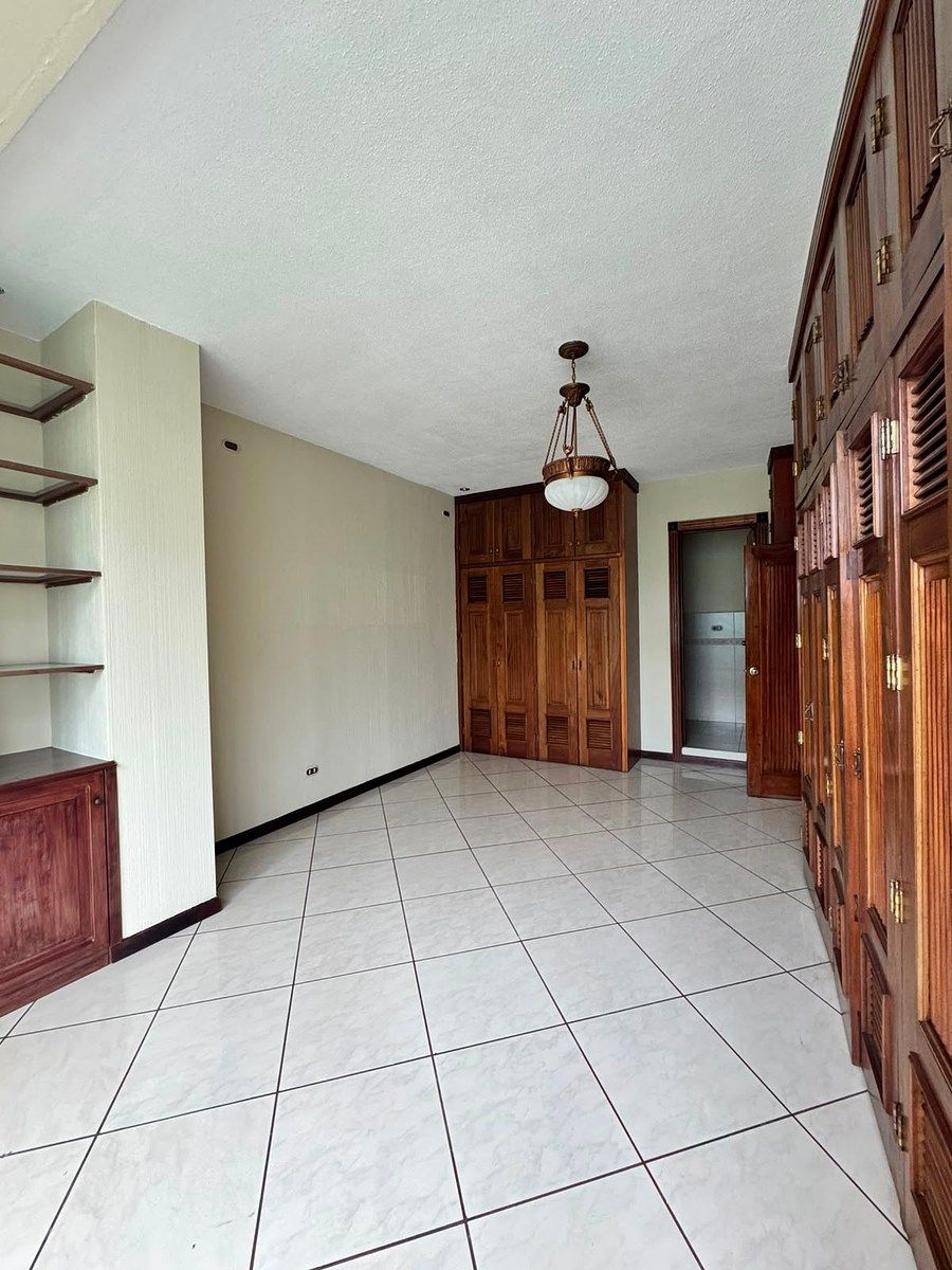 Casa en Zona 13, Guatemala, foto 3 de 17