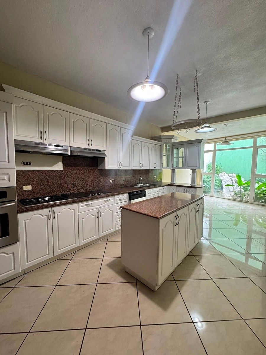 Casa en Zona 13, Guatemala, foto 4 de 17