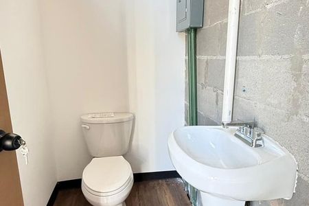 Local Comercial en Renta en Torre Caliza-Esquina con Vista a la Avenida |