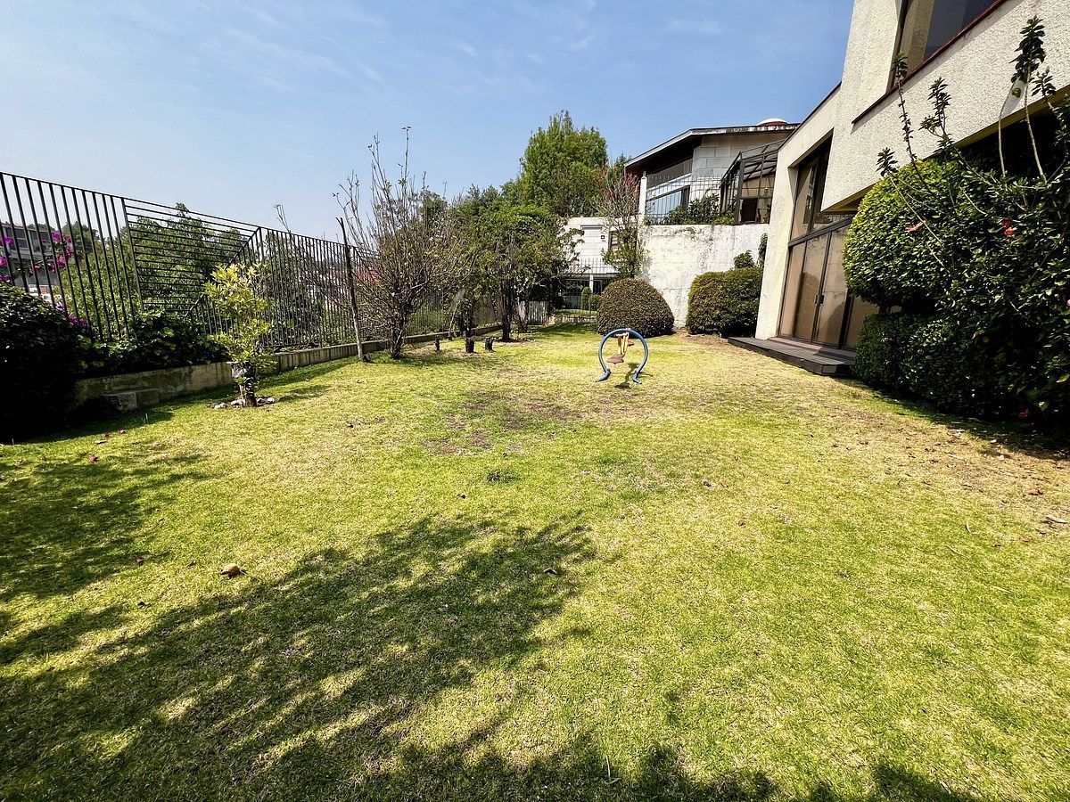 House in Bosque de las Lomas, Miguel Hidalgo, photo 3 of 35