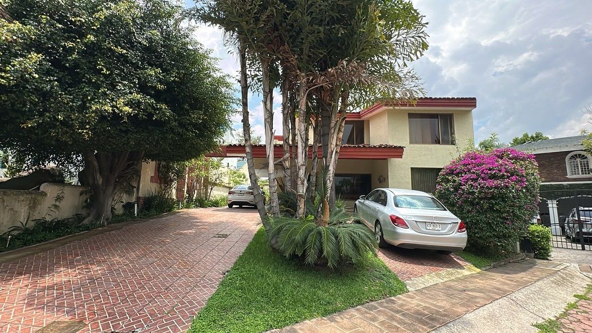 Casa en Venta en Lomas del Bosque, foto 1 de 32