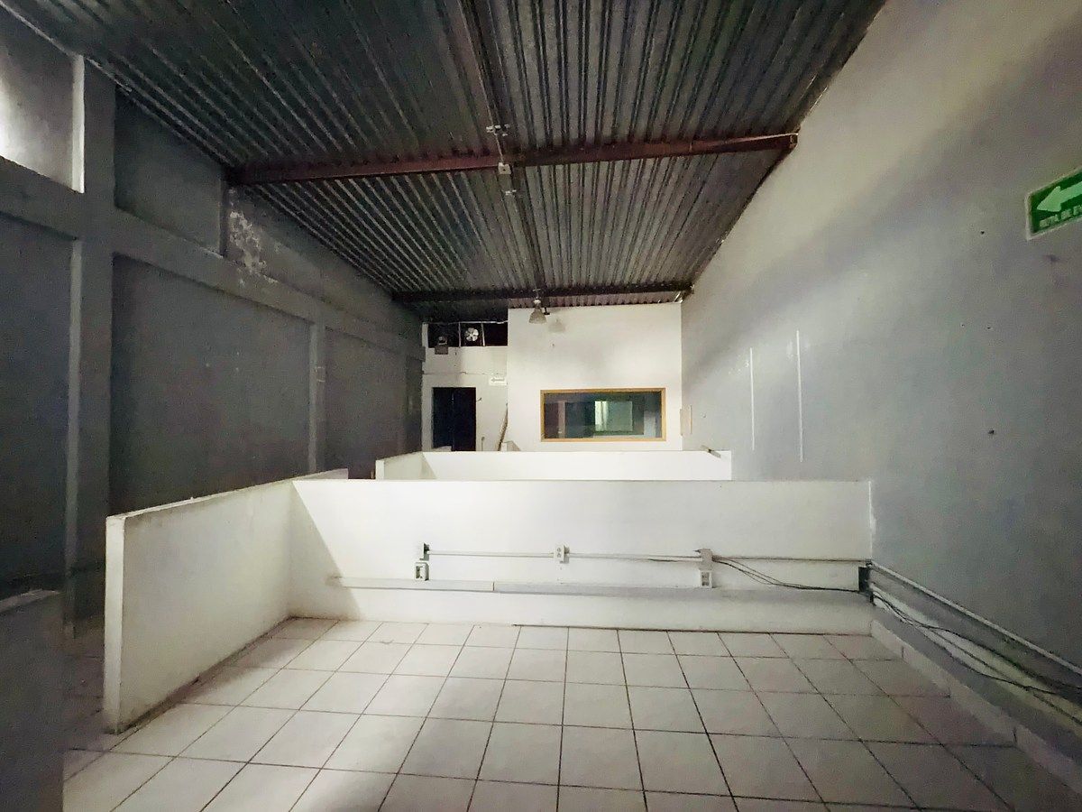 Bodega comercial en Juventino Rosas, Iztacalco, foto 9 de 13