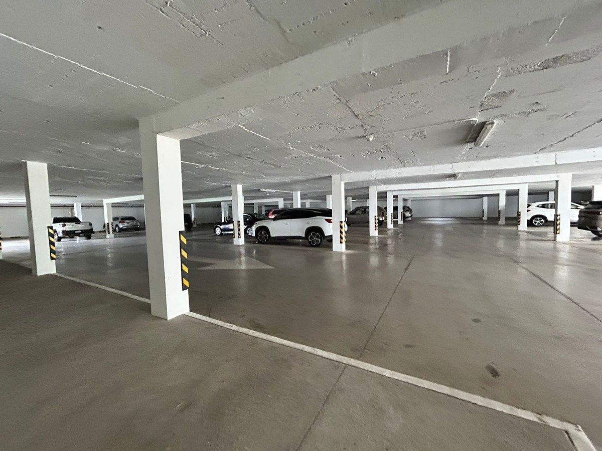 estacionamiento techado, foto 14 de 21