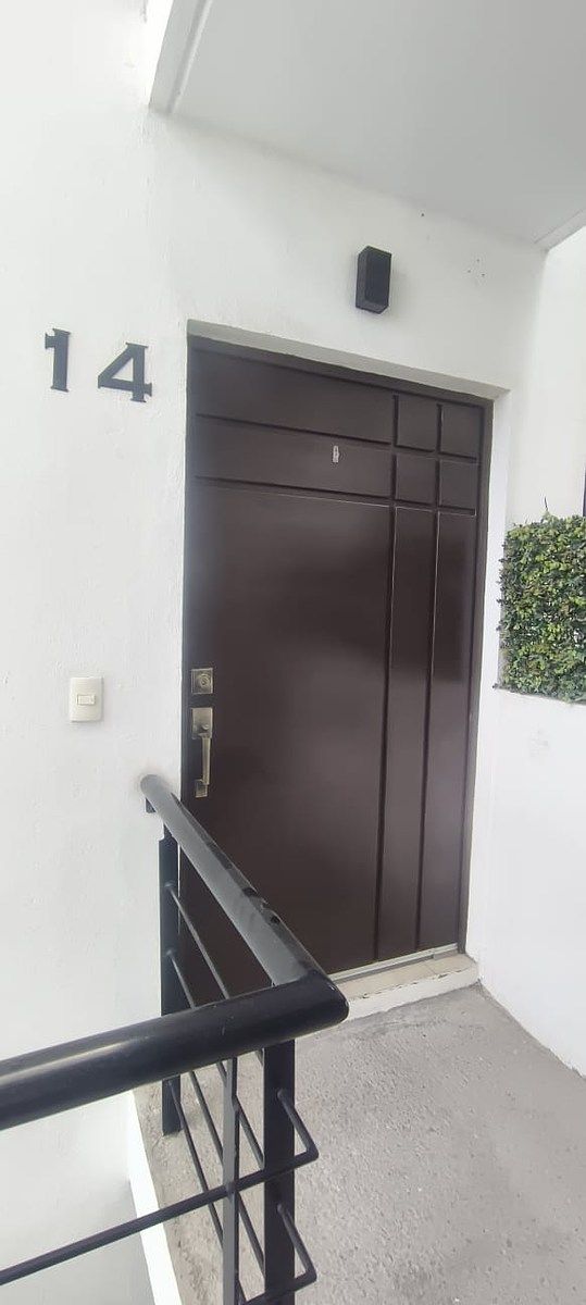 Puerta principal, foto 29 de 32