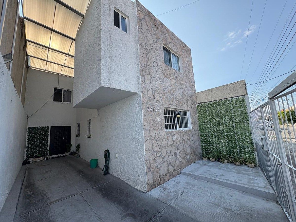 House in Lomas de Zapopan, Zapopan, photo 3 of 19