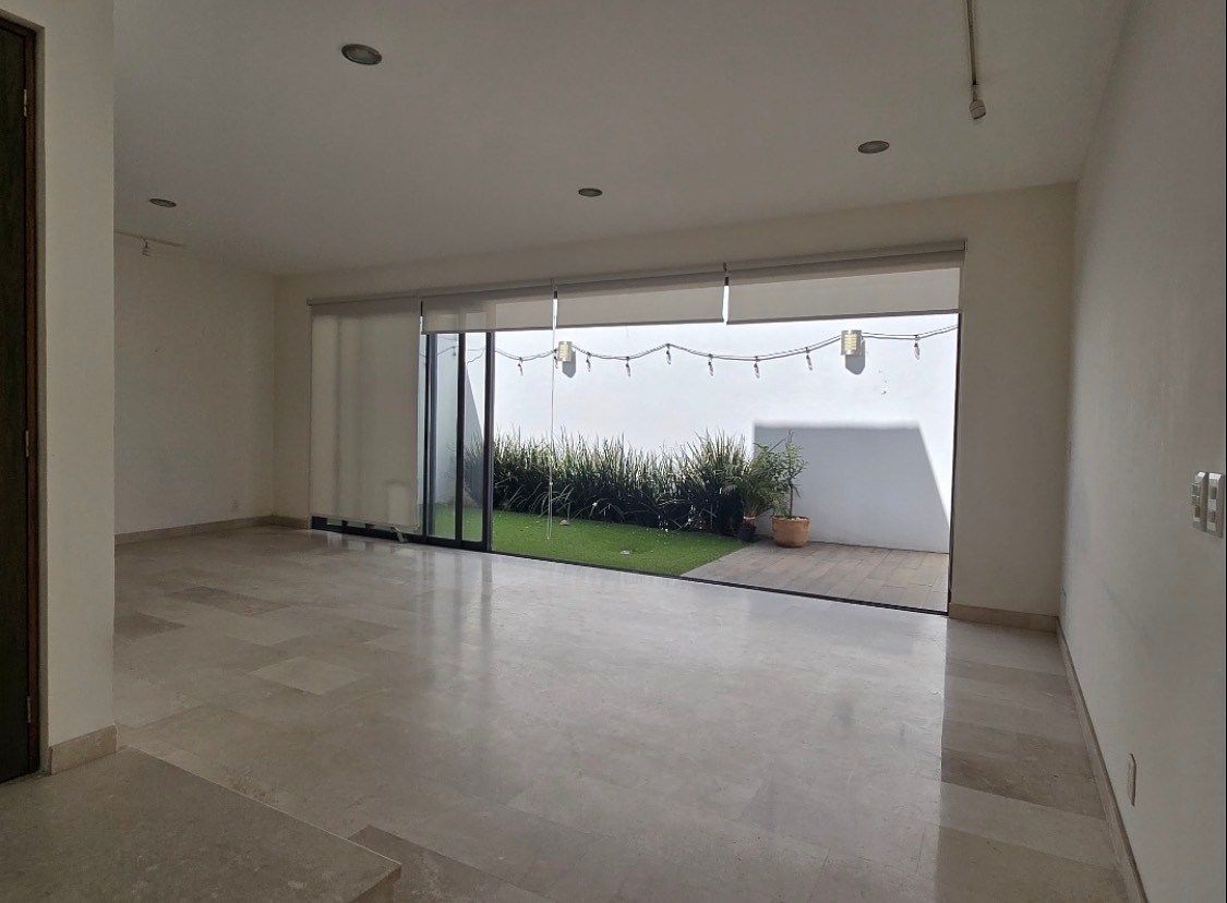 House in Gated Community in El Palomar, Tlajomulco de Zúñiga, photo 3 of 11