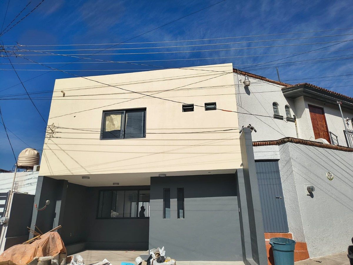 CASA COMPLETAMENTE RENOVADA EN FRACCIONAMIENTO REVOLUCION, foto 1 de 13