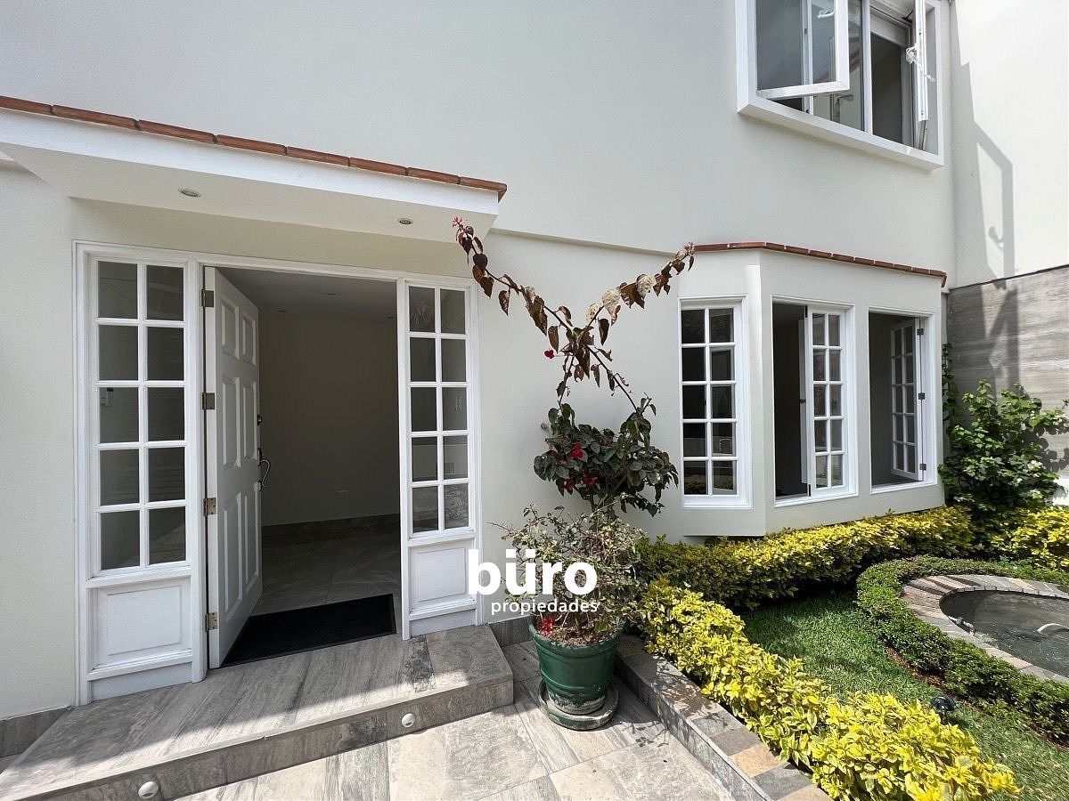 LINDA CASA EN ALQUILER EN EL CORAZÓN DE MIRAFLORES, foto 1 de 21
