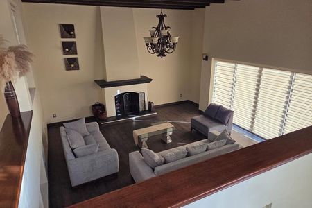 BEAUTIFUL COLONIAL HOUSE WITH LEVELS