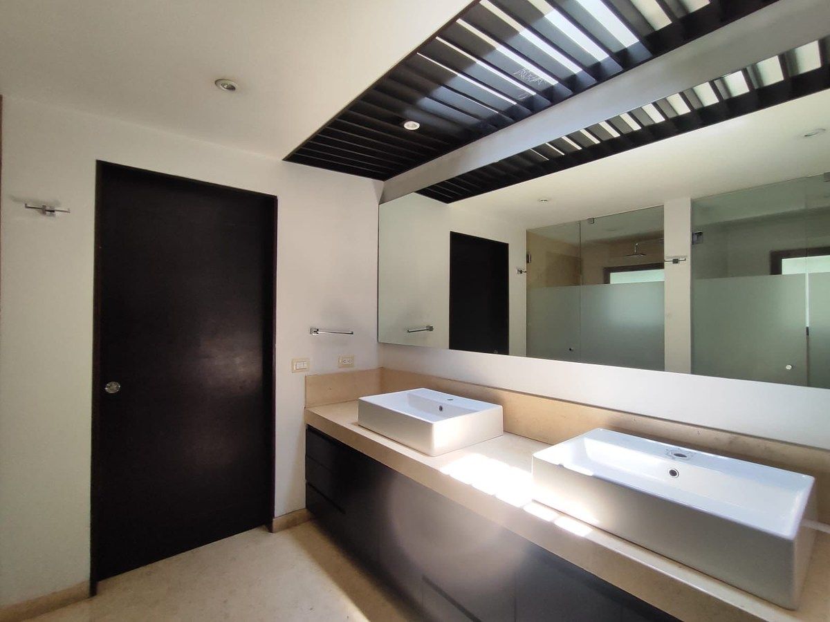 Baño recámara principal, foto 9 de 25
