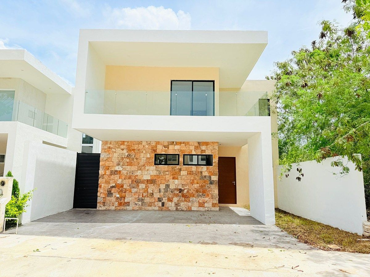 CASA EN VENTA EN PRIVADA RESIDENCIAL CON PANELES SOLARES, photo 1 of 14