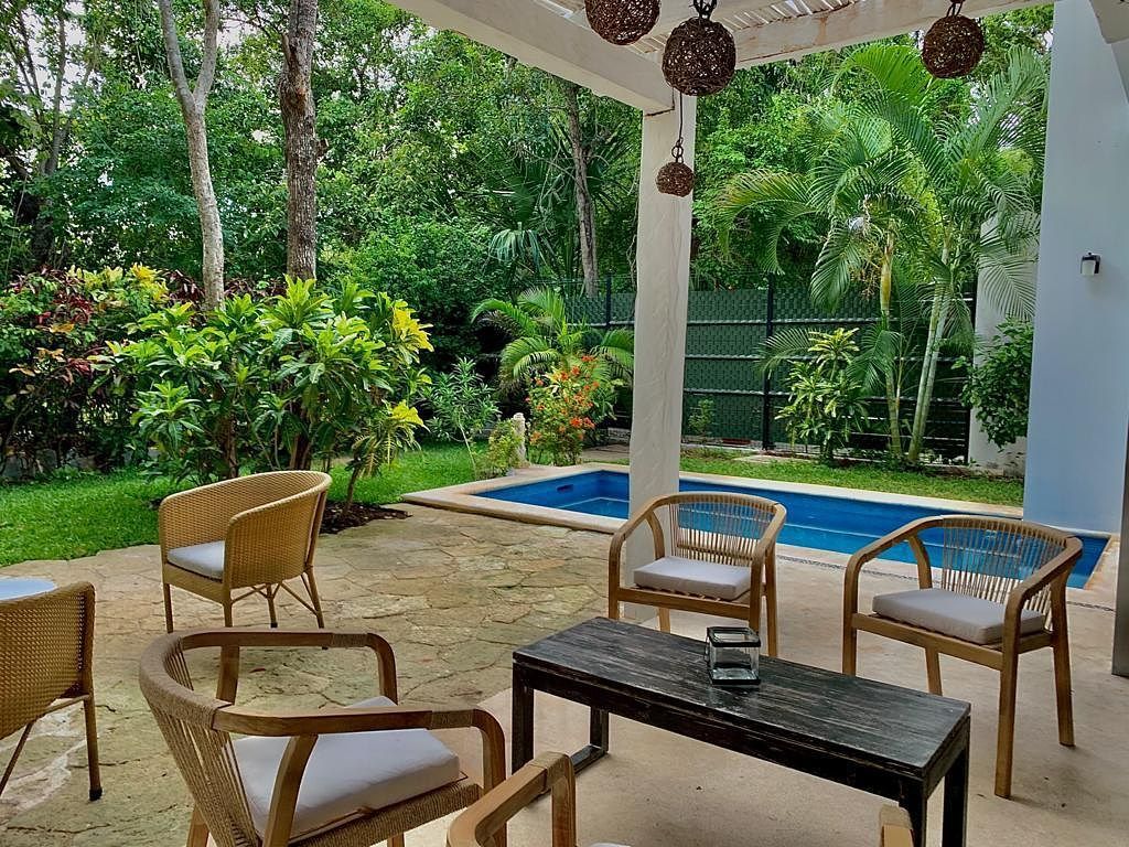 CASA EN RENTA PLAYACAR CON JARDIN Y ALBERCA PRIVADA, photo 1 of 17