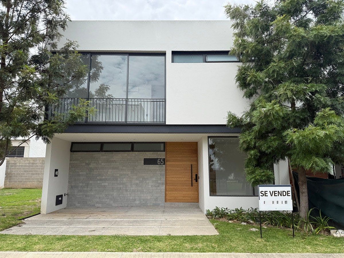HERMOSA CASA EN PRIVANZA HABITAT - SOLARES, foto 1 de 20
