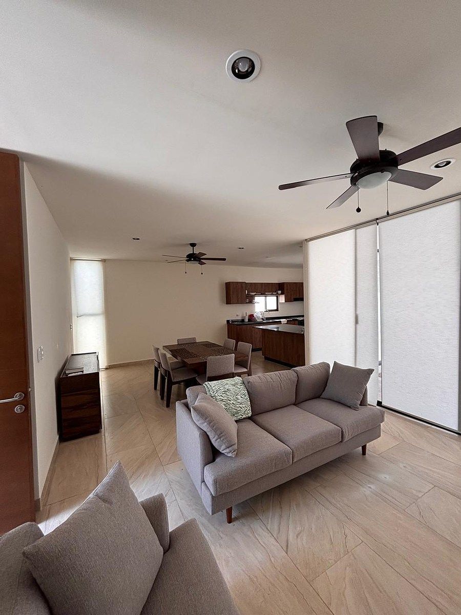 VENTA DE CASA EQUIPADA  CON PANELES SOLARES Y A MUEBLADA EN CONKAL, MÉRIDA, foto 1 de 28