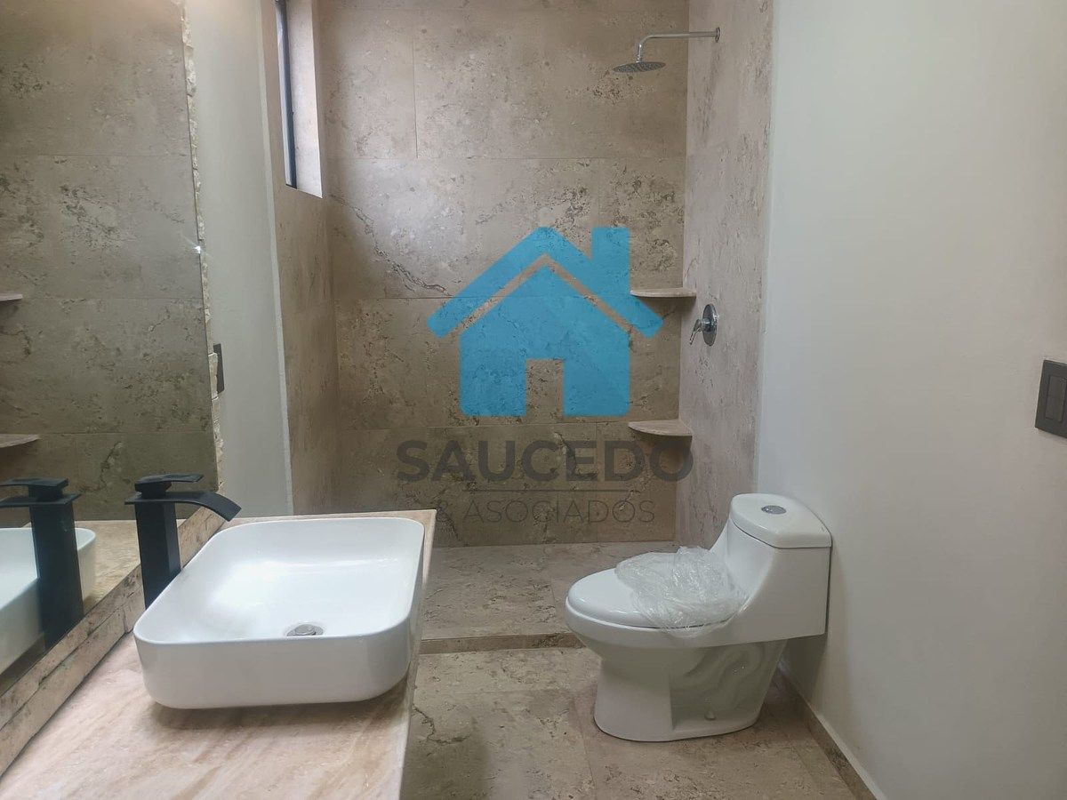Baño completo de la habitación no 3, photo 12 of 22