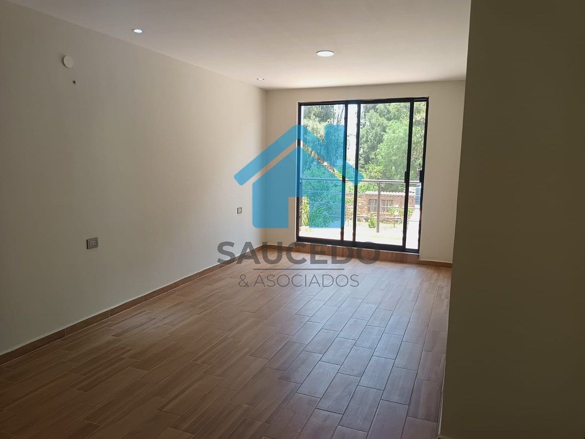 Habitación no 2 en planta alta, photo 13 of 22