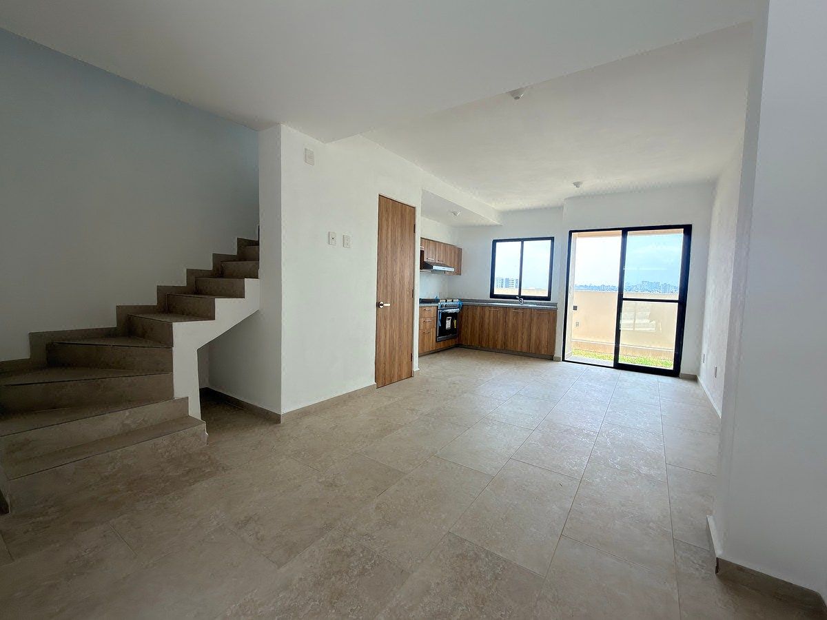 House in Gated Community in Residencial Lago Esmeralda, Atizapán de Zaragoza, photo 2 of 18