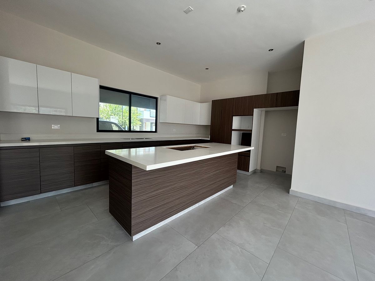 CASA EN VENTA EN SANTIAGO, NUEVO LEÓN | AMPLIOS ESPACIOS, 3 RECÁMARAS CON BAÑO, foto 1 de 12
