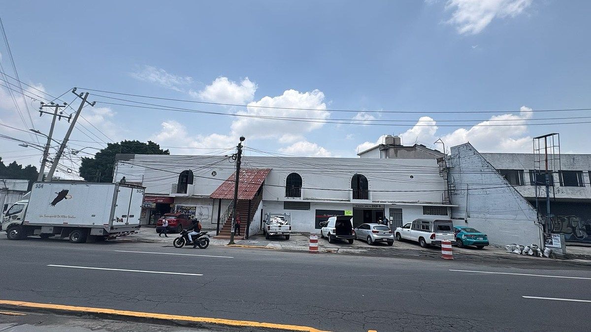 Local em Gustavo Baz Prada Los Reyes Ixtacala, Tlalnepantla de Baz, foto 2 de 9