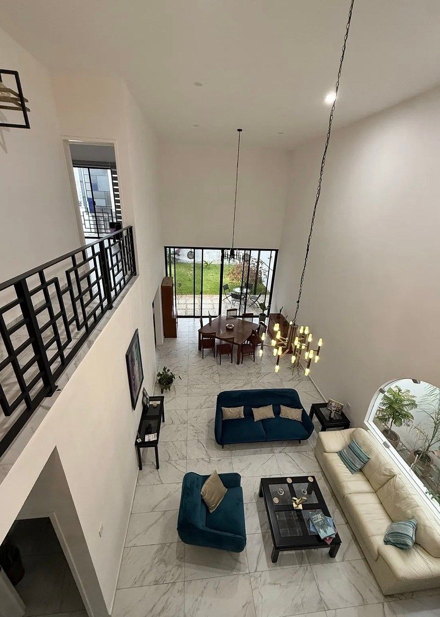 Preciosa casa con doble altura y jardín amplio, photo 1 of 21