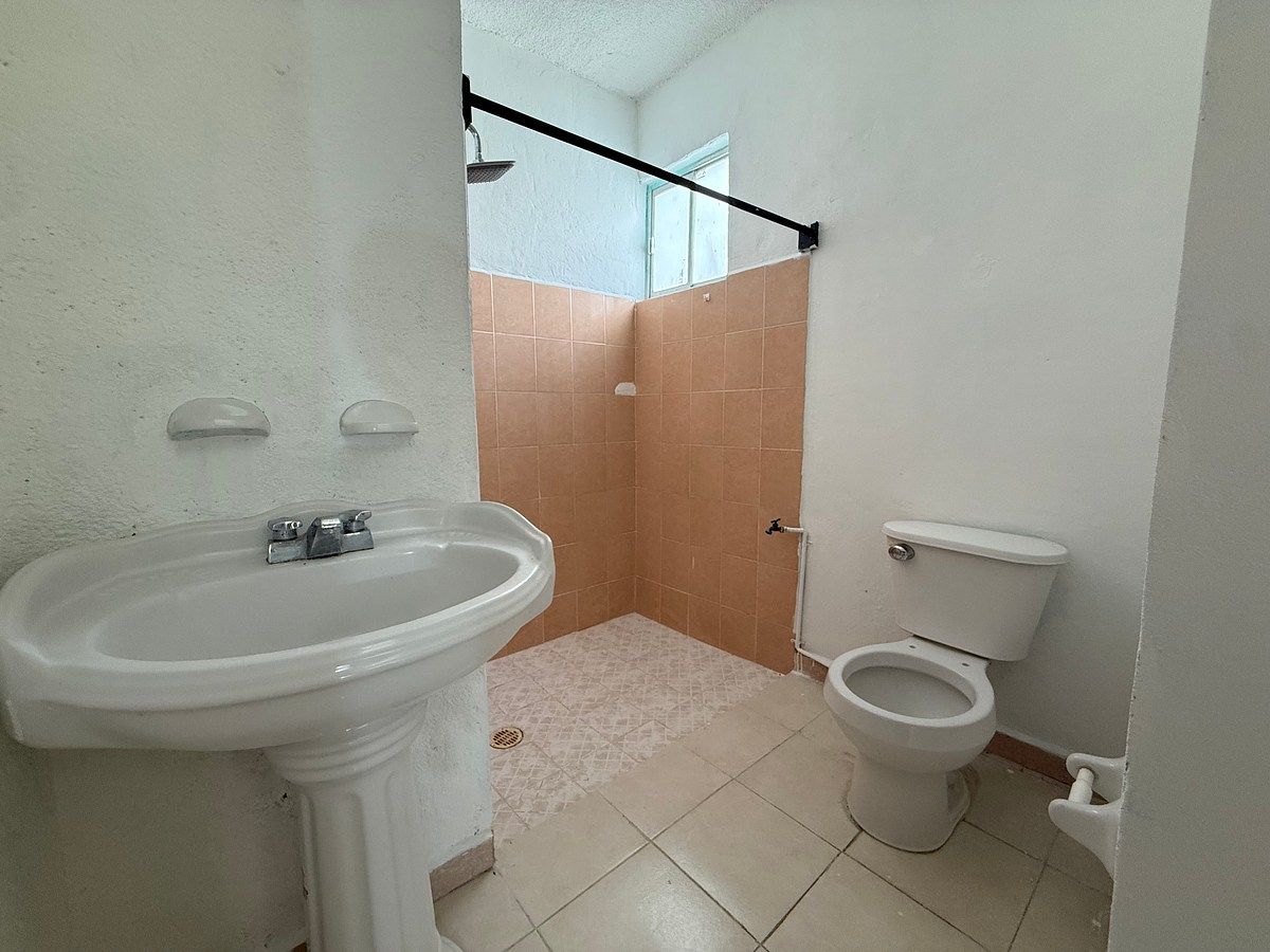 Baño completo planta alta, foto 21 de 35