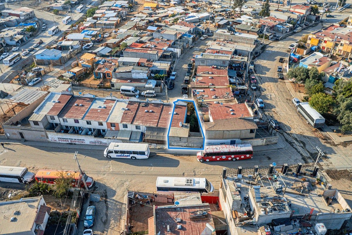 HOUSE FOR SALE IN VILLAS DEL CAMPO TIJUANA - foto 3